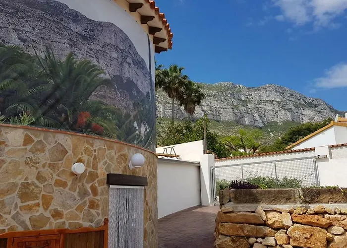 Апартаменти Montgo